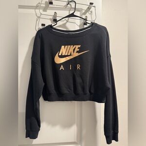 Nike Air- rally crew cropped crew neck- sm